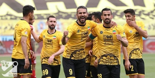 تیم فوتبال فولاد مبارکه سپاهان سال را با صدرنشینی تمام کرد