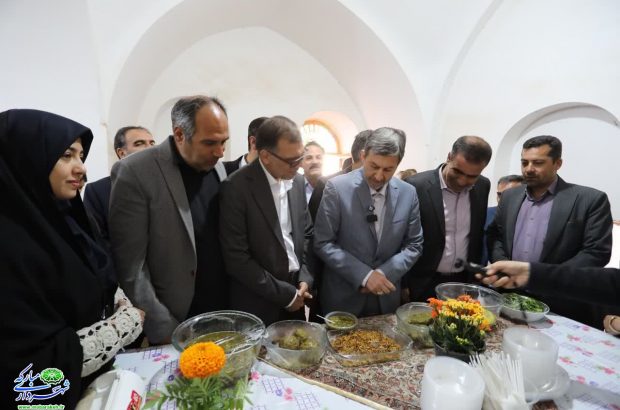 کد: ۲۳۹۱۲بروزرسانی: پنج شنبه, ۰۸ فروردين ۱۴۰۴ ۱۱:۵۲دسته: گزارش تصویری بازدید استاندار اصفهان از غرفه های نمایشگاهی نوروزگاه ۱۴۰۴ ارگ تاریخی نهچیر